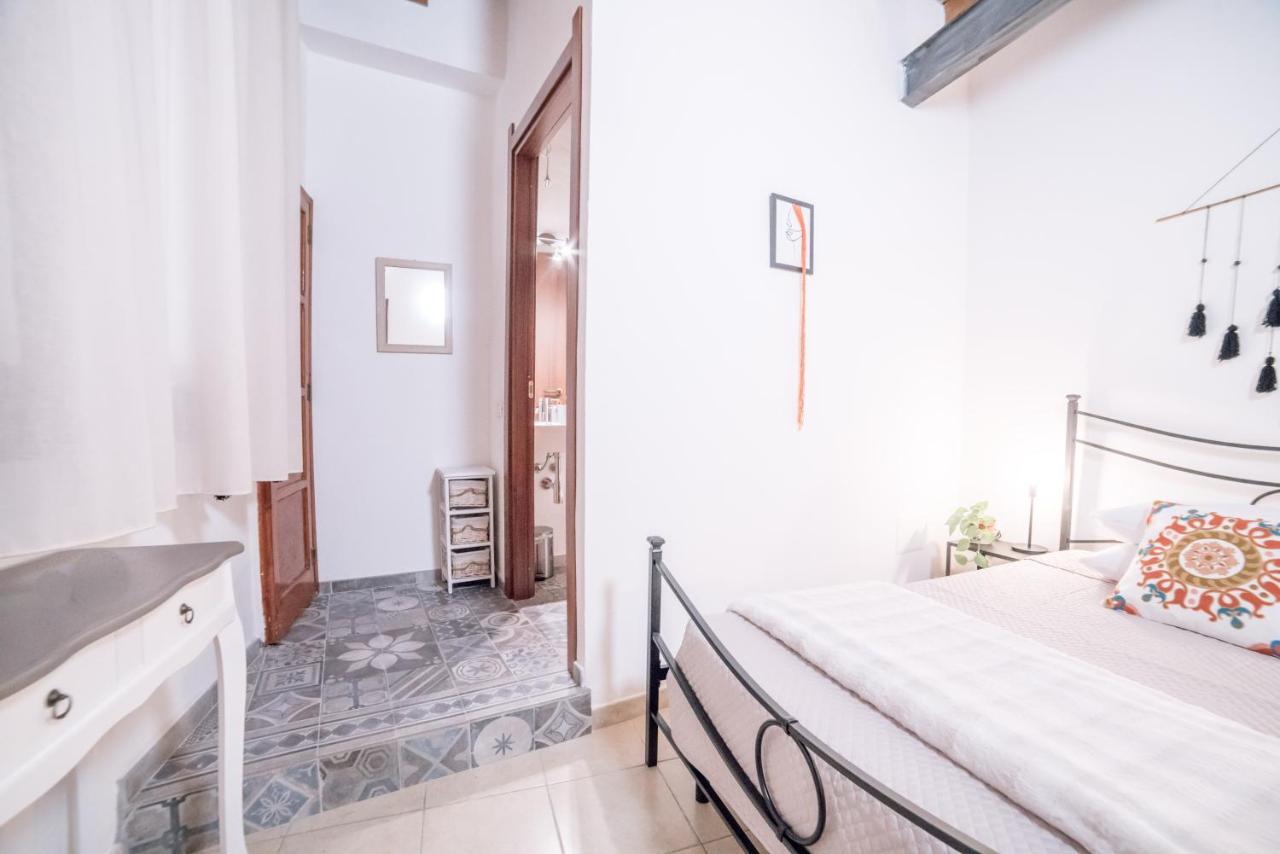 Yenne Rooms Wifi-Ac Cagliari Exterior photo